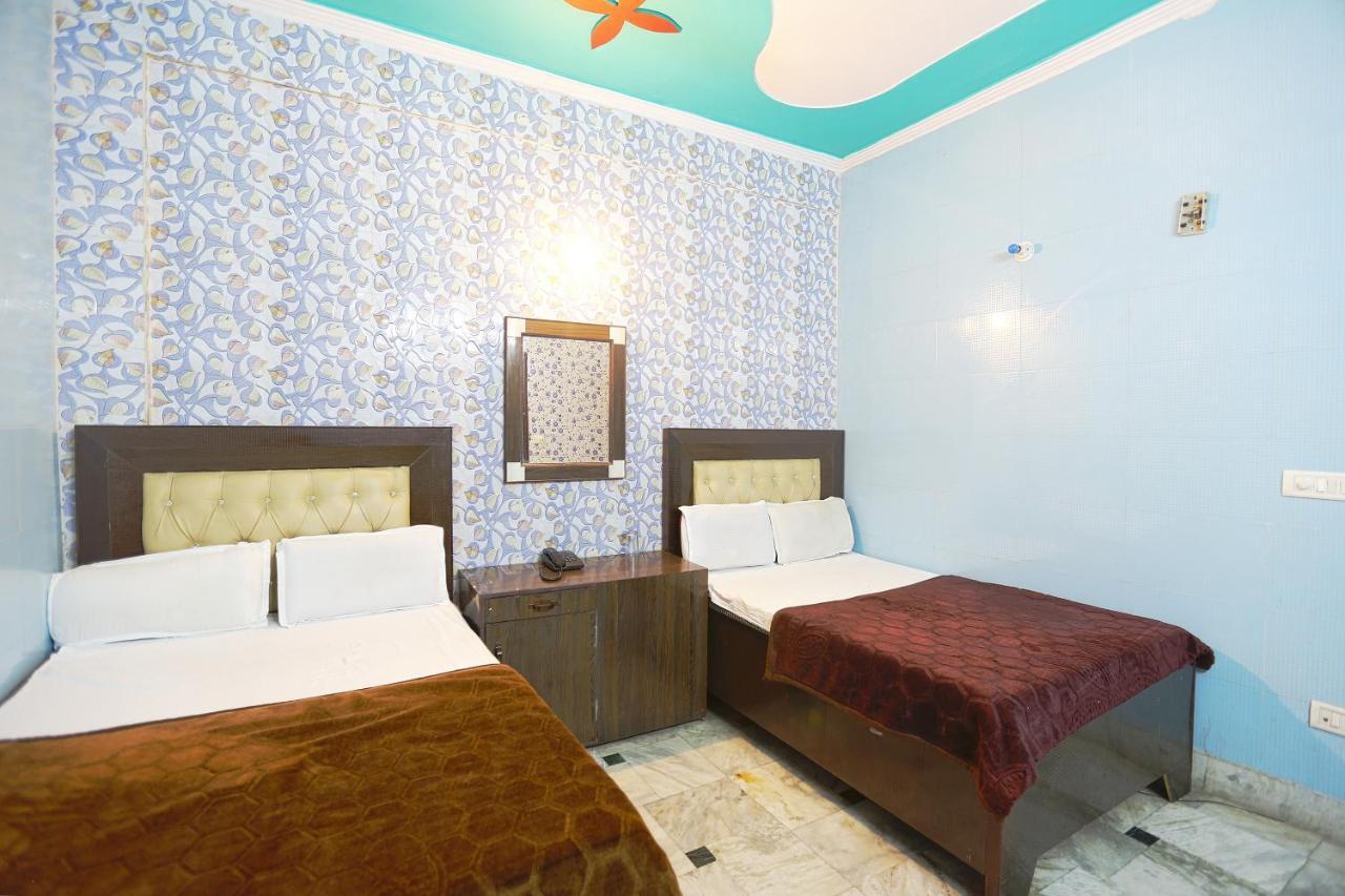สปอต ออน 43436 โฮเต็ล มณนาฏ Hotel โมราดาบัด ภายนอก รูปภาพ