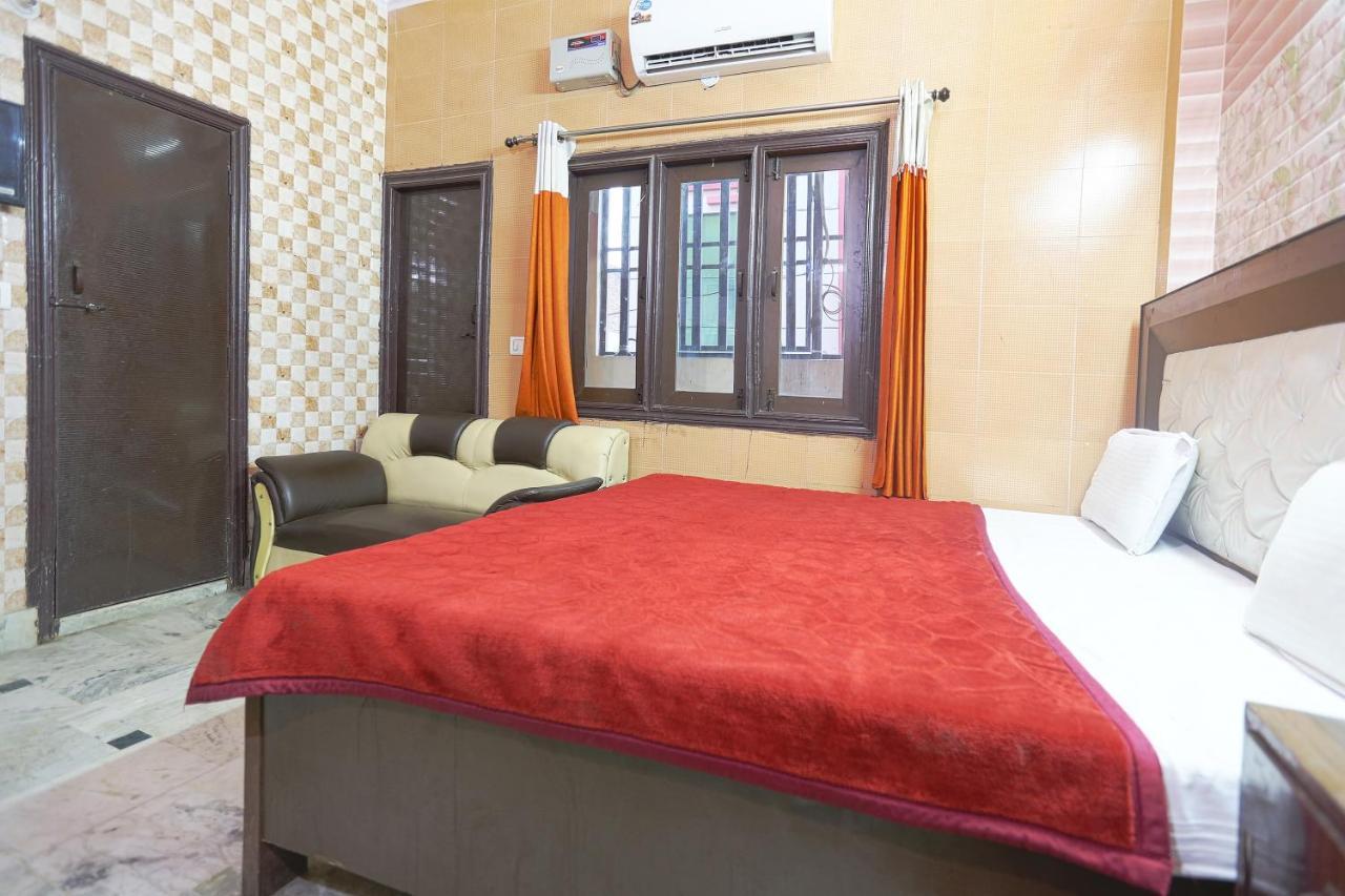 สปอต ออน 43436 โฮเต็ล มณนาฏ Hotel โมราดาบัด ภายนอก รูปภาพ